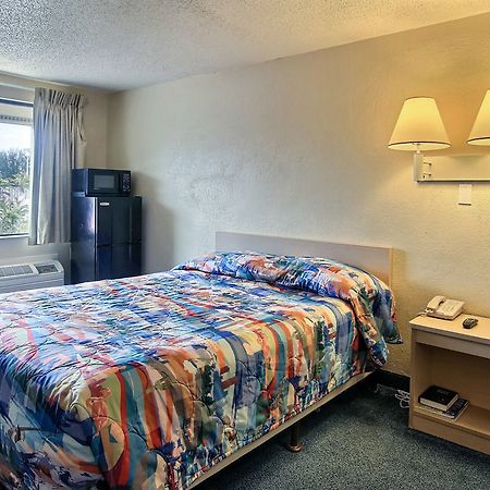 Motel 6 Palm Bay Exteriér fotografie