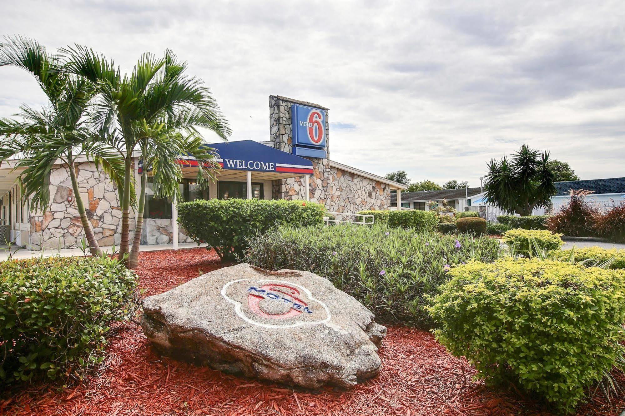 Motel 6 Palm Bay Exteriér fotografie