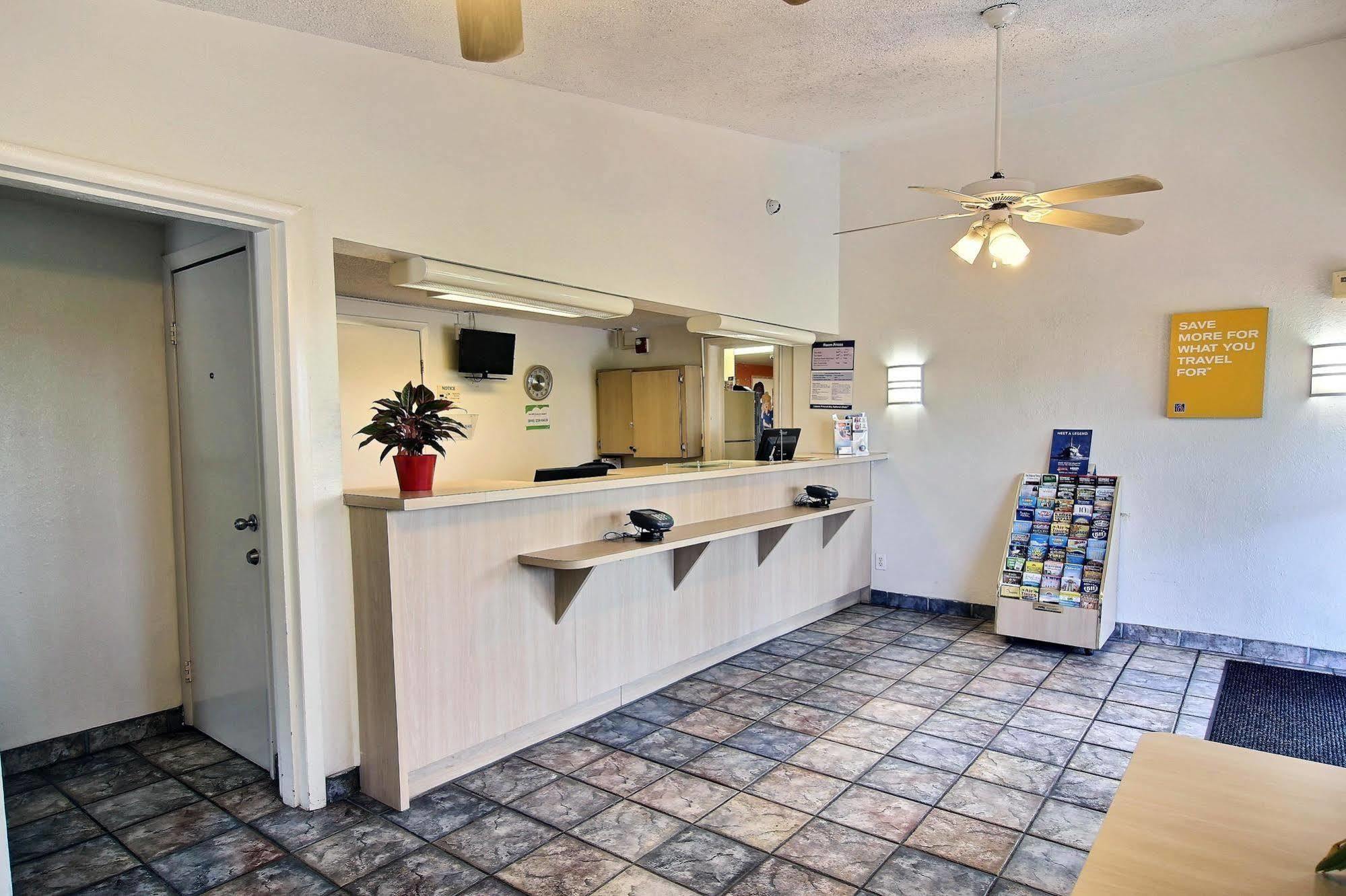Motel 6 Palm Bay Exteriér fotografie