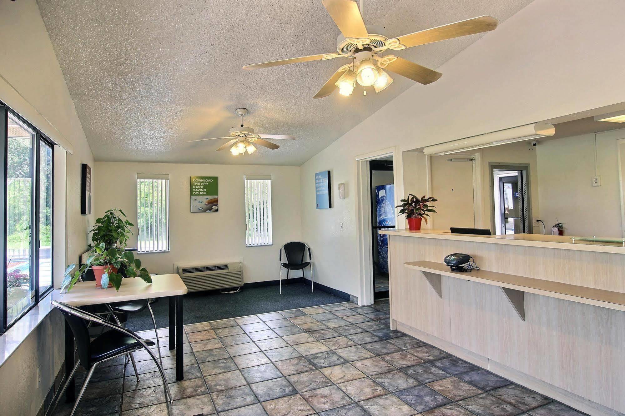 Motel 6 Palm Bay Exteriér fotografie